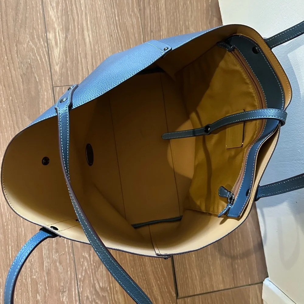 COACH blue leather Market tote Bag EUC - Picture 3 of 6